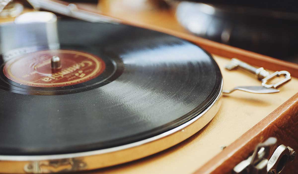 Nhập môn vinyl: mua mâm và lựa đĩa