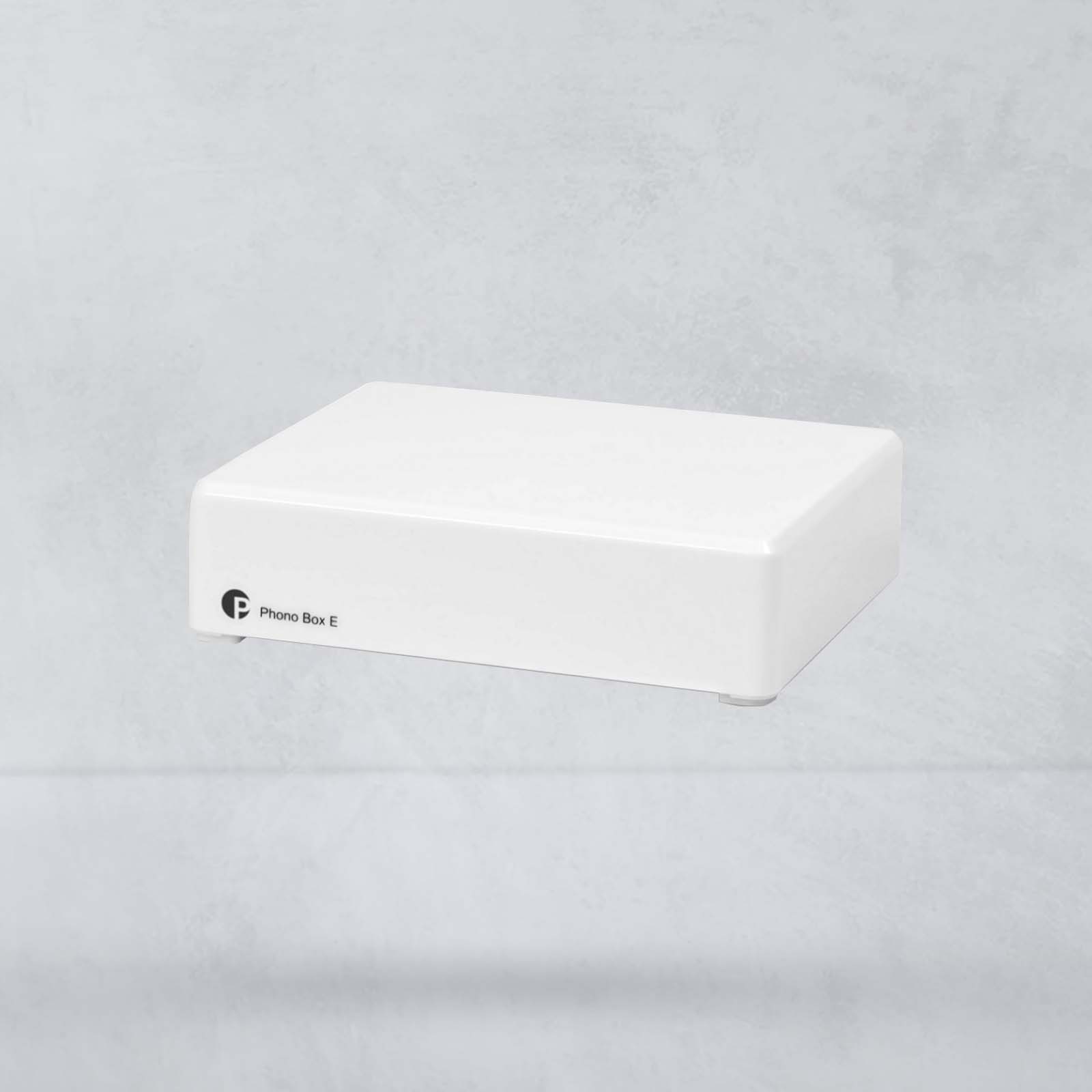 Tiền khuếch đại phono Pro-Ject Phono Box E màu đen cổng RCA mạ vàng District M
