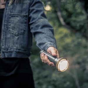 Den-pin-camping-barebones-vintage-flashlight-chinh-hang