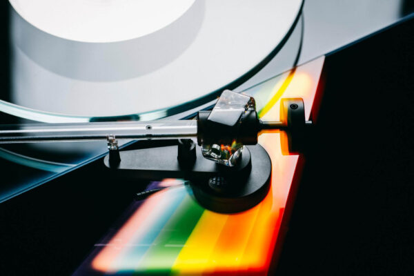 Mam than Pro-ject The Dark Side of the Moon Turntable