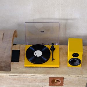 Alternative view of Pro-ject Colourful Audio System