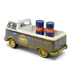 Johnny Lightning 1-64 1965 Volkswagen Type 2 Transporter GULF With 2 GULF Barrels