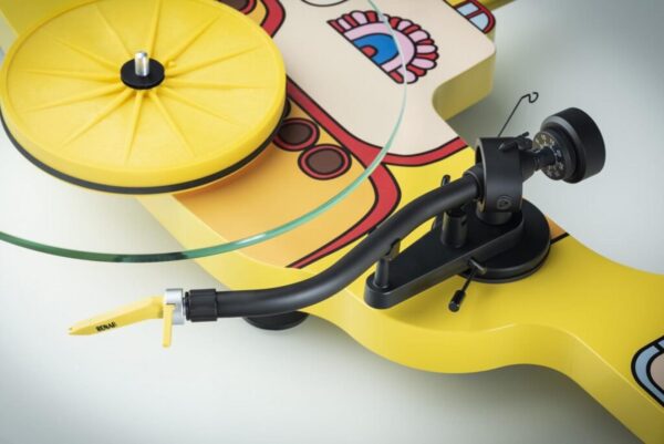 mam-than-pro-ject-the-beatles-yellow-submarine