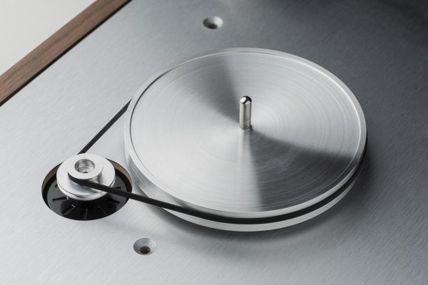 pro-ject-The Classic EVO Turntable