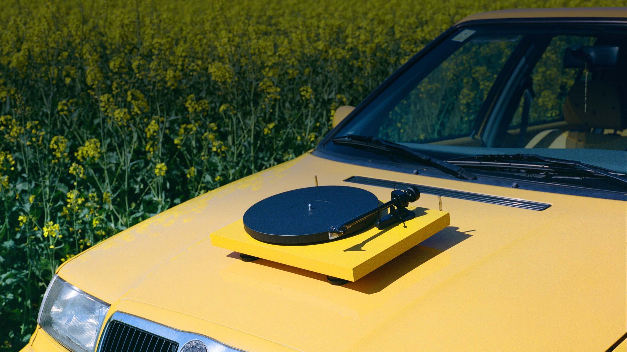 Mam-than-Pro-ject-Debut-EVO2-SKODA