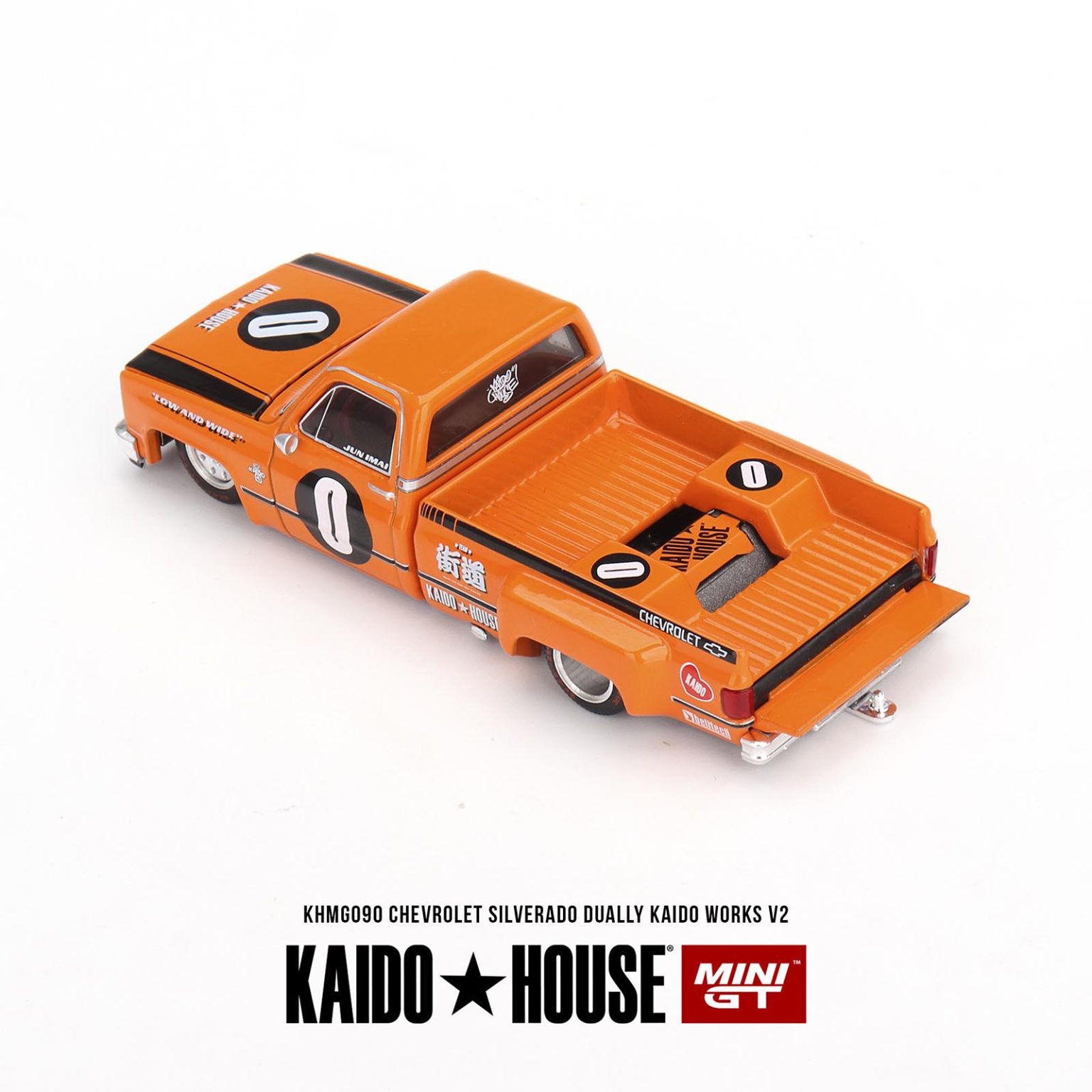 Kaido House Chevrolet Silverado Kaido V2 – Mini GT 1:64 Gris, Modèle Diecast Avec Capot Ouvrant