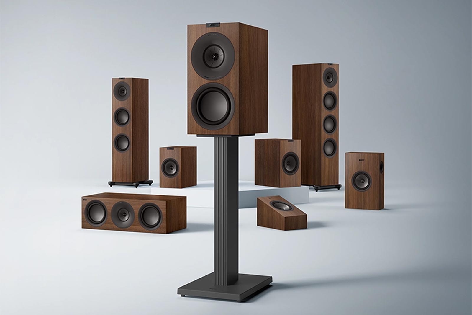 KEF-Q_Series_with_MAT_group_shot_Walnut