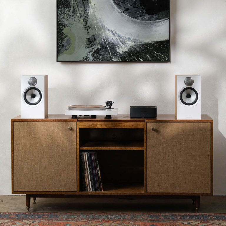 he-thong-mam-than-Marantz-M1-bowers-wilkins-606-s3