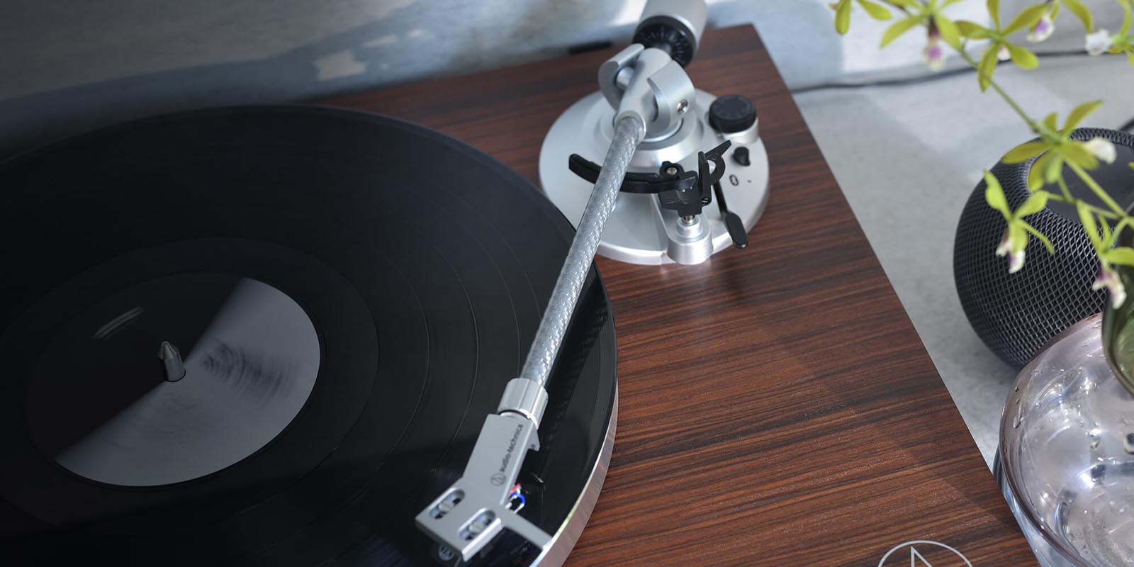 mam-than-Audio-Technica AT-LP50WBT