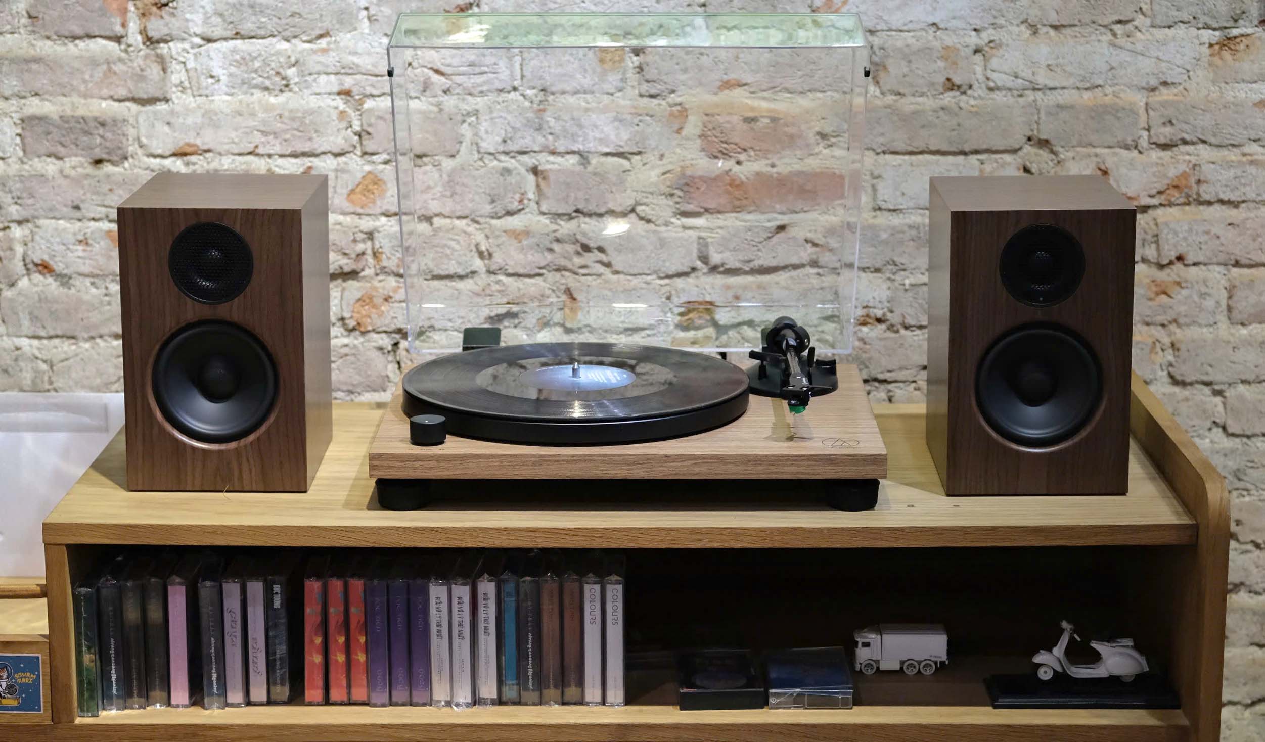 Combo-mam-than-Audio-pro-A28-walnut