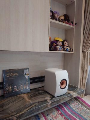 Không Gian Sống Hiện Đại Đầy Cảm Hứng Với Hệ Thống Âm Thanh Ấn Tượng