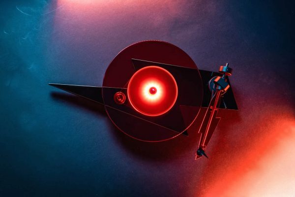 Mam-than-pro-ject-ACDC-turntable