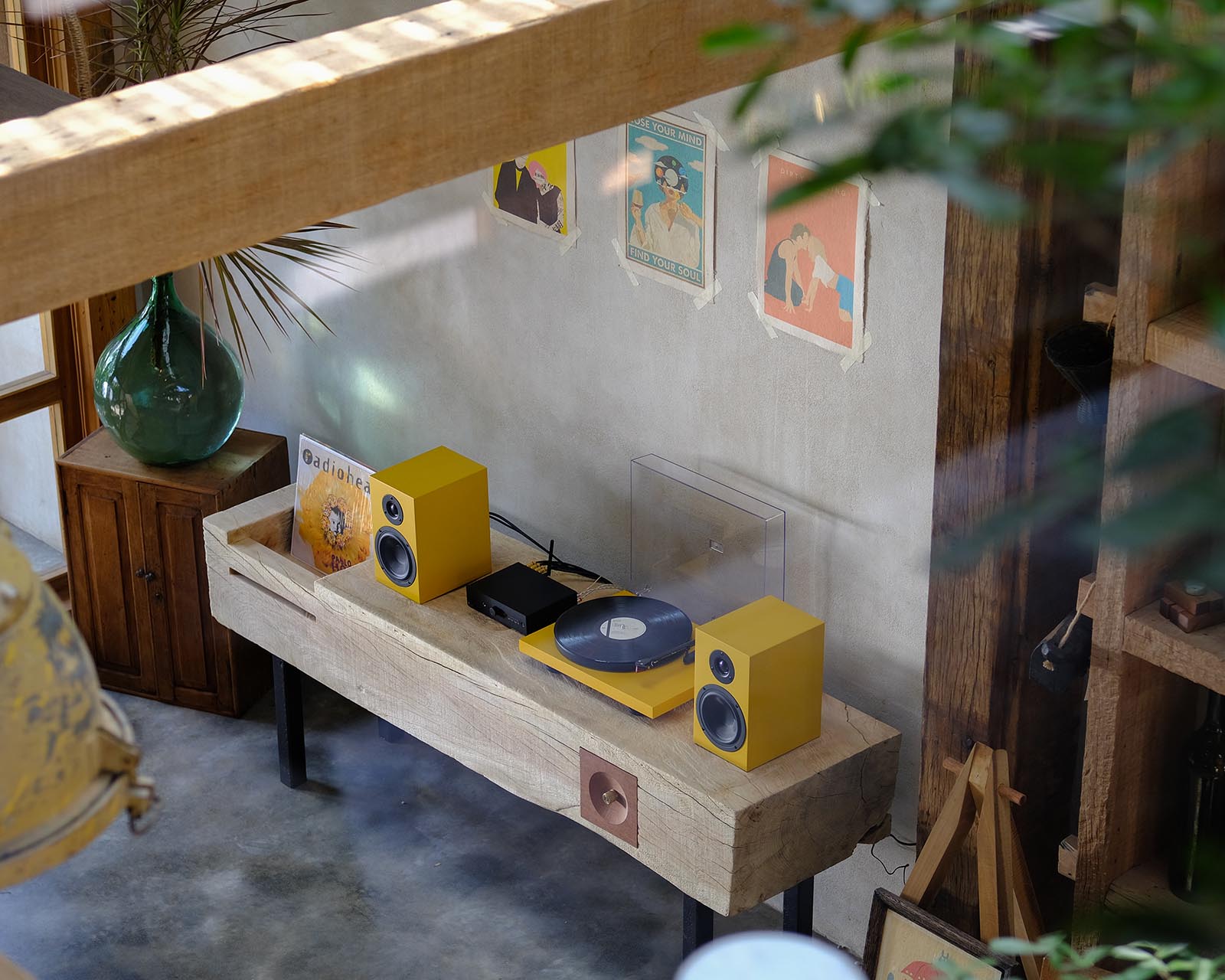 Càna House - Góc cafe đĩa than