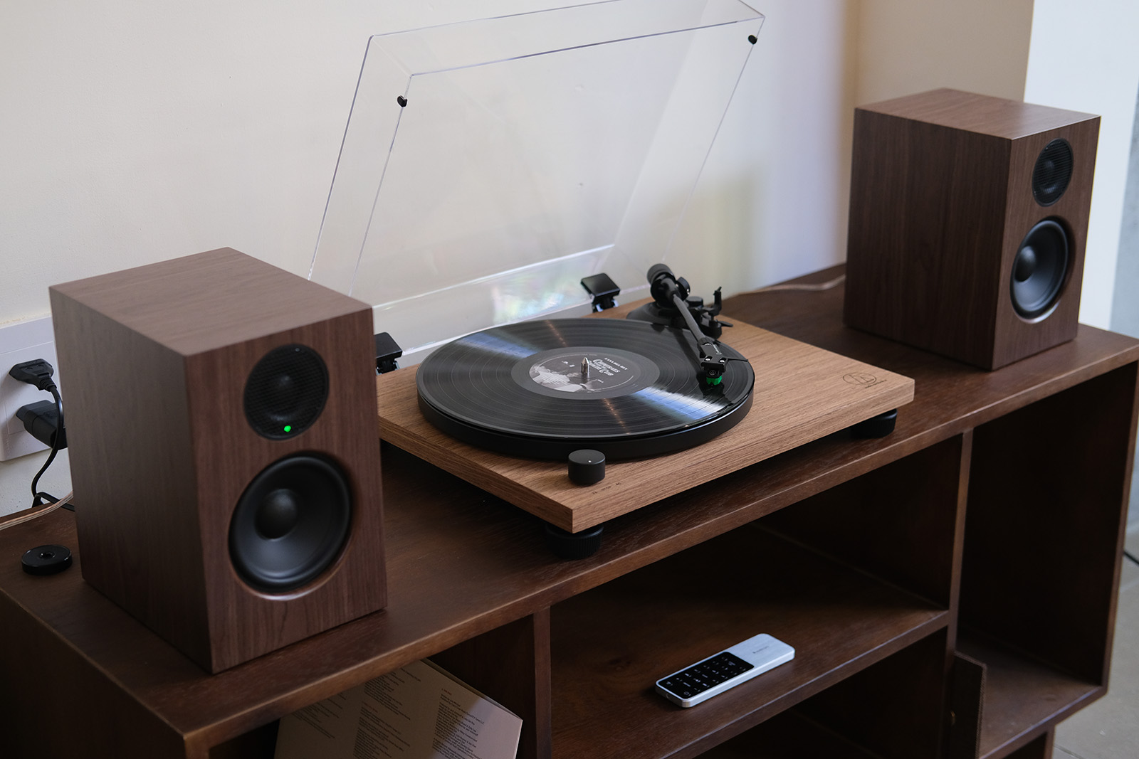 LPW40wn-Audio-Pro-A28-walnut