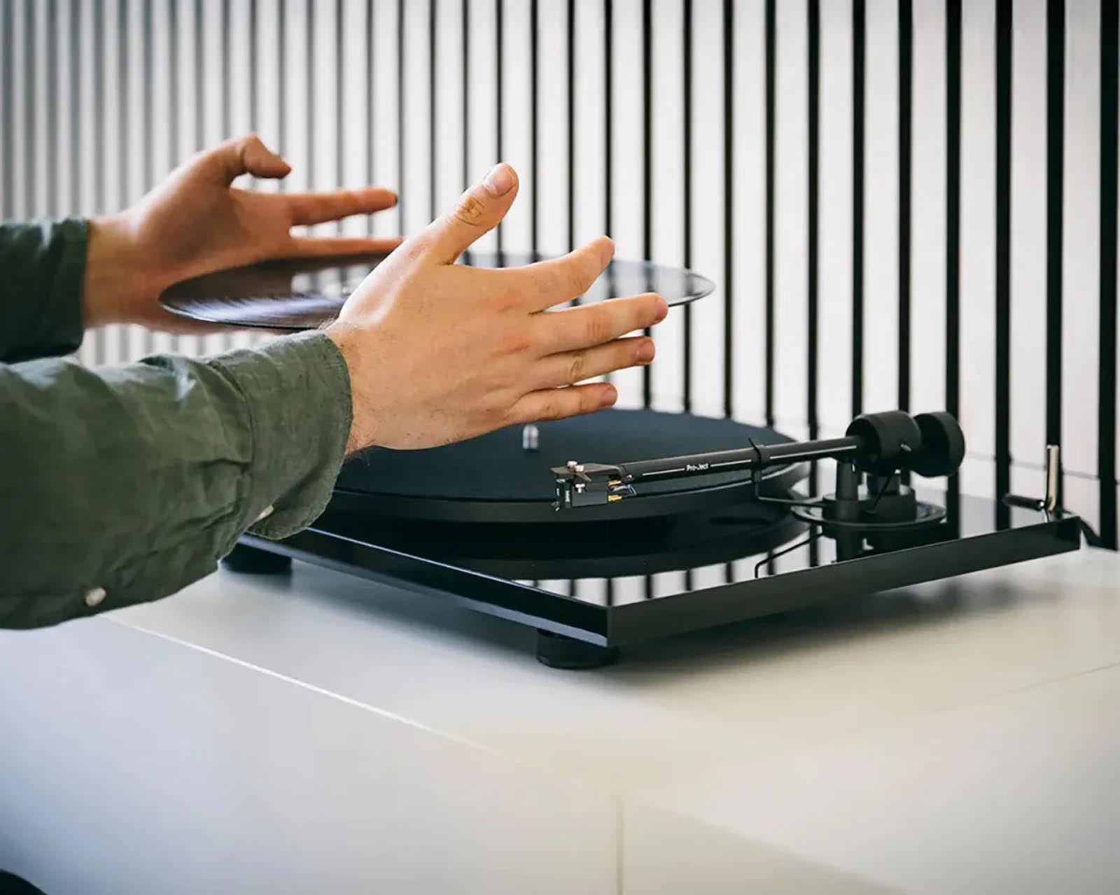 Mam-than-Pro-Ject-E1.2
