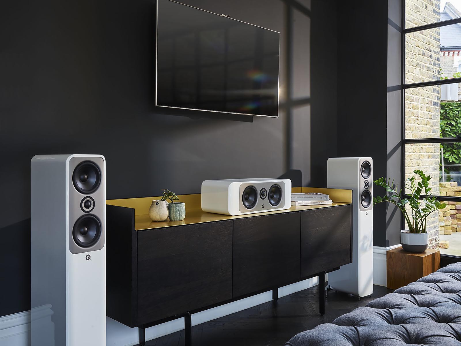concept-series-home-cinema-white-lifestyle