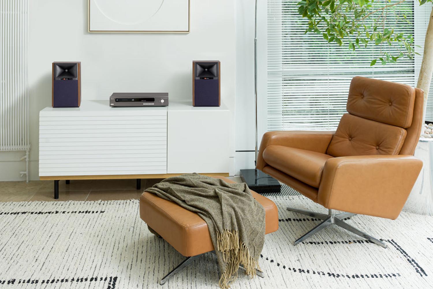 loa-JBL 4305P Studio Monitor