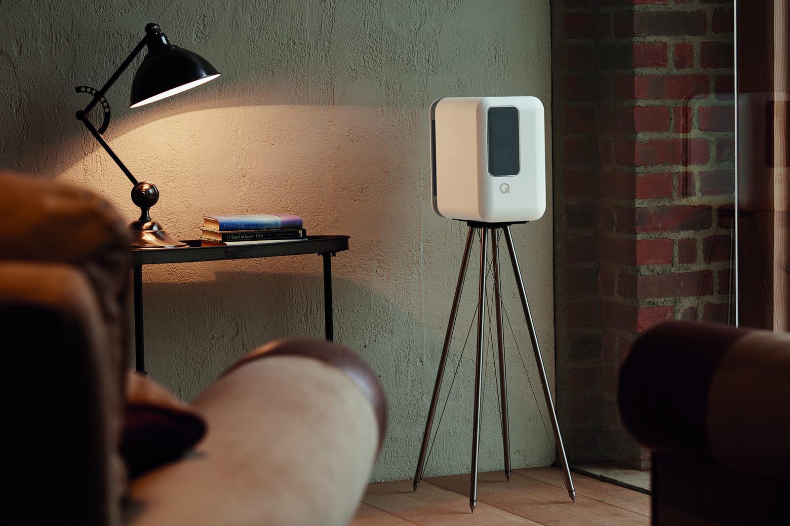 qactive-200-white-lifestyle
