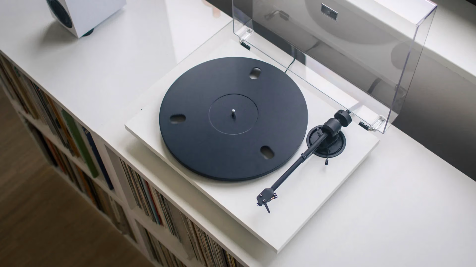 mam-dia-than-Pro-ject-E1.2-white