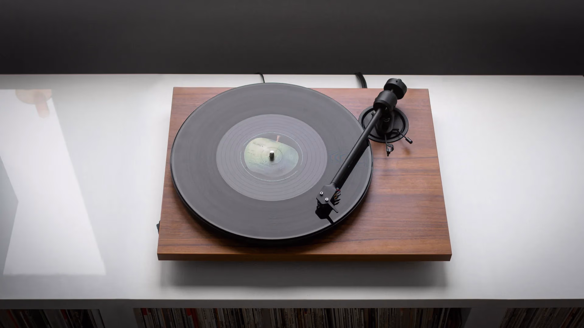 mam-dia-than-Pro-ject-E1.2-walnut