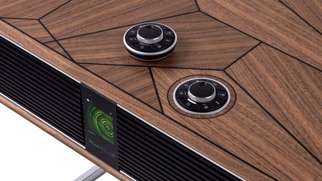 Ruark R810 MiE top panel Penta-Chord Walnut