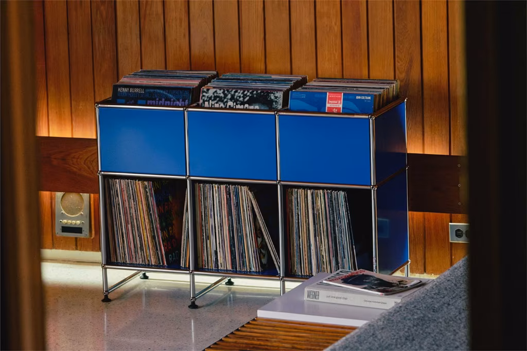 USM x Symbol vinyl storage cabinet xanh