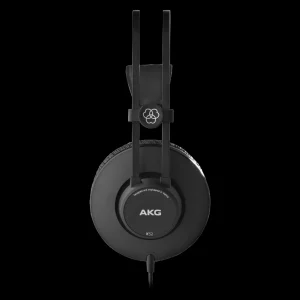 Tai nghe AKG K52 màu đen chụp chính diện, logo AKG nổi bật trên chụp tai