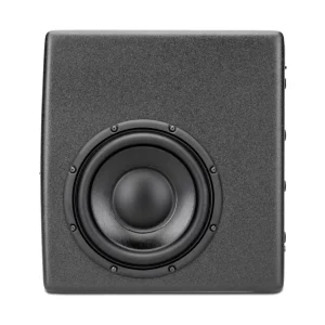Nhìn nghiêng Barefoot Footprint01: mặt bên woofer lớn nón đen surround cao su, tám ốc quanh vành, thùng xám than vân hạt mờ, bo góc mềm, nền trắng studio