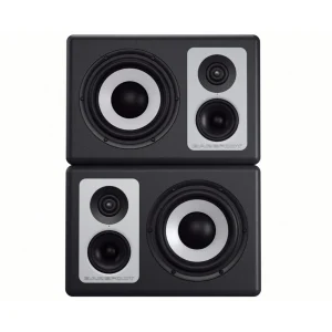 Hai Barefoot Footprint03 xếp chồng theo chiều dọc nền trắng: loa trên và dưới bố cục driver đối xứng gương, woofer cone bạc và cụm tweeter/mid trên tấm bạc