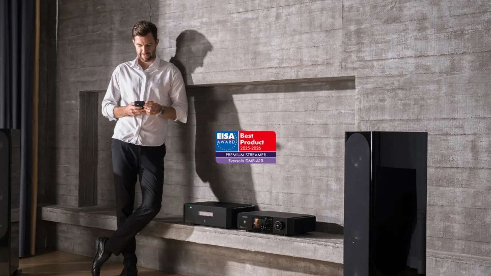 Eversolo DMP-A10 trong phòng hi-fi hiện đại, huy hiệu EISA Award Best Product 2025-2026 Premium Streamer