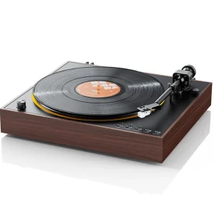 FiiO TT11 nghiêng: thân gỗ vân tím, mặt phẳng đen, đĩa than, tay cần, núm điều khiển và hàng nút, nền trắng phản chiếu