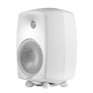 Loa kiểm âm Genelec 8050B: thùng nhôm đúc MDE™, tweeter trong DCW™, woofer bass lớn lưới kim loại, logo GENELEC, LED trạng thái, chân Iso-Pod™ — ảnh catalog studio (09).