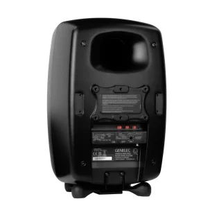 Loa kiểm âm Genelec 8050B: thùng nhôm đúc MDE™, tweeter trong DCW™, woofer bass lớn lưới kim loại, logo GENELEC, LED trạng thái, chân Iso-Pod™ — ảnh catalog studio (19).