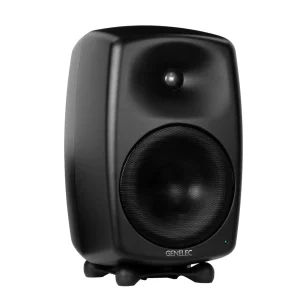 Loa kiểm âm Genelec 8050B: thùng nhôm đúc MDE™, tweeter trong DCW™, woofer bass lớn lưới kim loại, logo GENELEC, LED trạng thái, chân Iso-Pod™ — ảnh catalog studio (20).