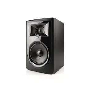 Loa kiểm âm JBL 306P MkII màu đen nhìn góc chéo: waveguide Image Control, woofer 6,5 inch, logo JBL Professional, mặt trước bóng và cạnh thùng mờ trên nền trắng.