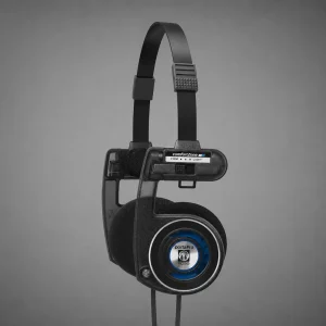 Tai nghe Koss Porta Pro Utility trên nền xám, logo portaPro, Comfort Zone Firm/Light