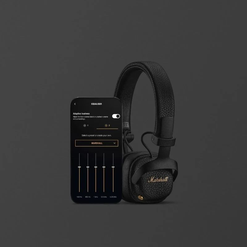 Tai nghe Marshall Milton A.N.C. đen cạnh điện thoại hiển thị equalizer 5 band trong app Marshall