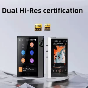 Hai máy nghe nhạc Shanling M1 Plus: phiên bản đen và phiên bản trắng, màn hình đang hiển thị giao diện phát nhạc, nền xám