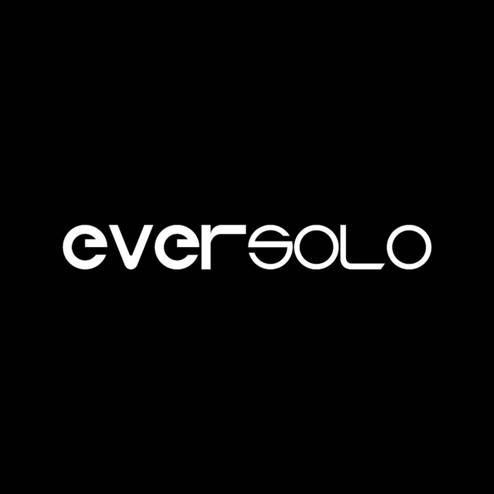 Logo Eversolo chữ trắng lowercase trên nền đen, thương hiệu streamer và DAC hi-end