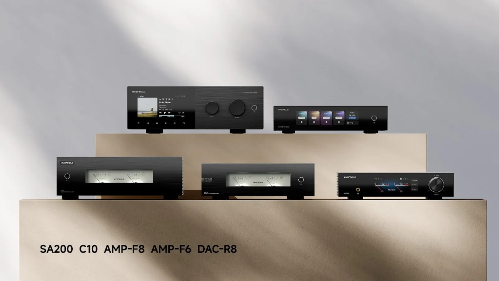 Dòng sản phẩm Eversolo SA200 C10 AMP-F8 AMP-F6 và DAC-R8 trưng bày trên bục