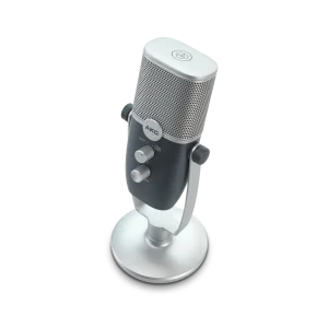 AKG Ara góc trên phía trước trên nền trắng