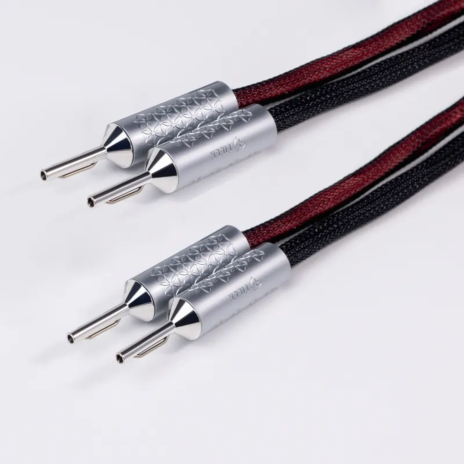Bốn đầu banana FIBBR Snowflake F-AC2-SF bạc họa tiết snowflake, dây đỏ đen phân cực