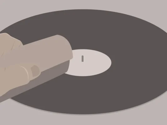 kef-coda-w-tip-clean-vinyl