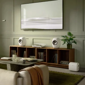KEF LS LUXE Mineral White trong phòng nghe với sub