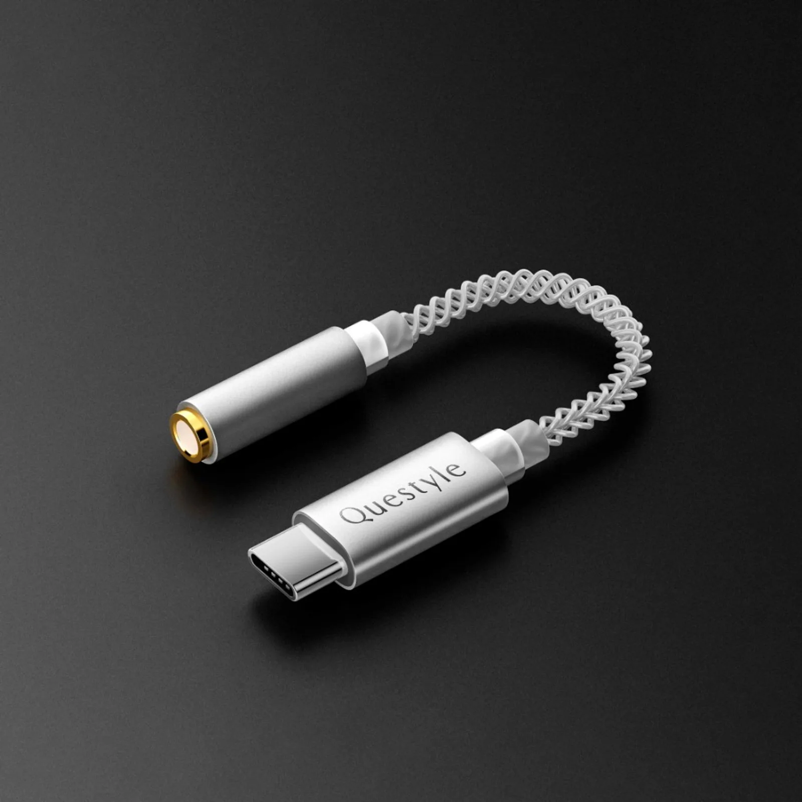 Questyle Qlink-C adapter USB-C sang 3.5mm với cáp bện bạc uốn chữ U trên nền xám