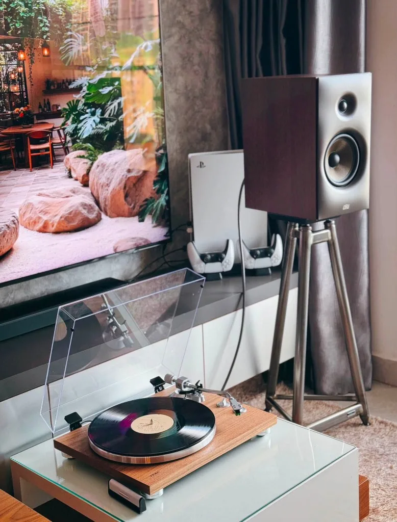 Mâm TEAC TN-400BT-X và loa Revival Sprint 3 góc nghe Quận 7