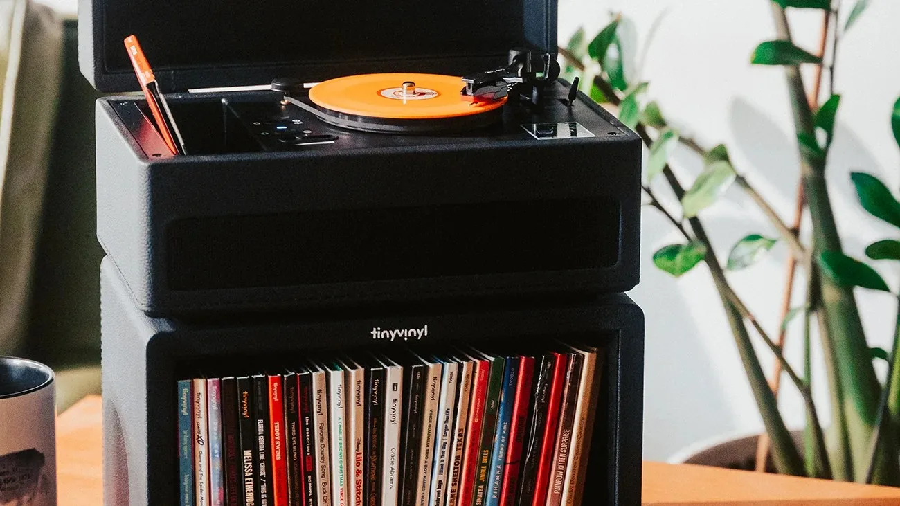 Tiny Vinyl Player trên Crate: hệ sinh thái đĩa than 4 inch