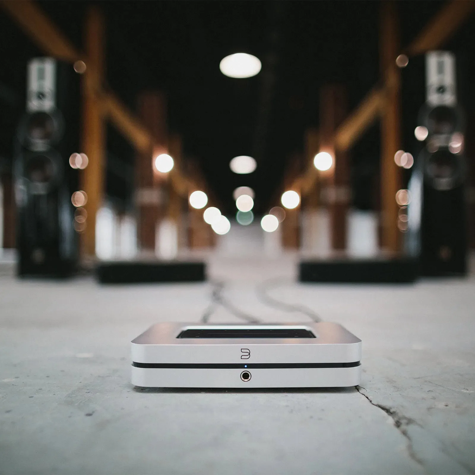 Bluesound NODE X setup loa cột