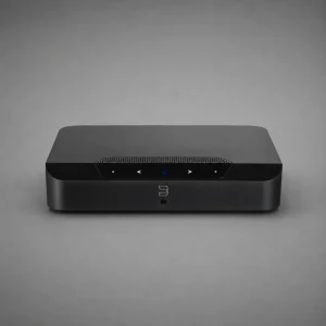 Bluesound POWERNODE EDGE trong setup loa bookshelf phòng nghe