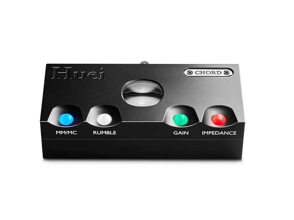 Chord Electronics Huei phono stage góc nghiêng mặt trước cửa sổ đèn dòng Qutest